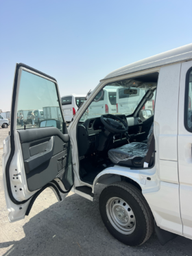 
									CMC D260 Window Van full								